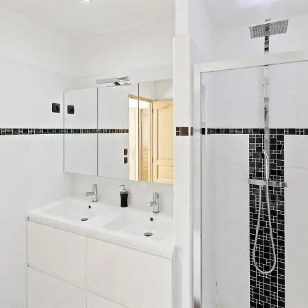 Modern With Private Pool Holiday home *